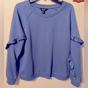 Vera Wang Women’s pullover top.